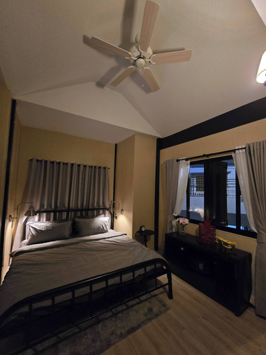 Room 3, Homey Home UP Themed Near MRT Samyot, Phra Nakhon