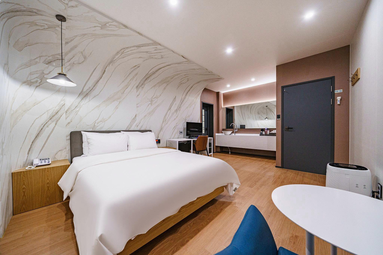 Bedroom 3, Daegu Daemyeongdong Brown Dot, Buk