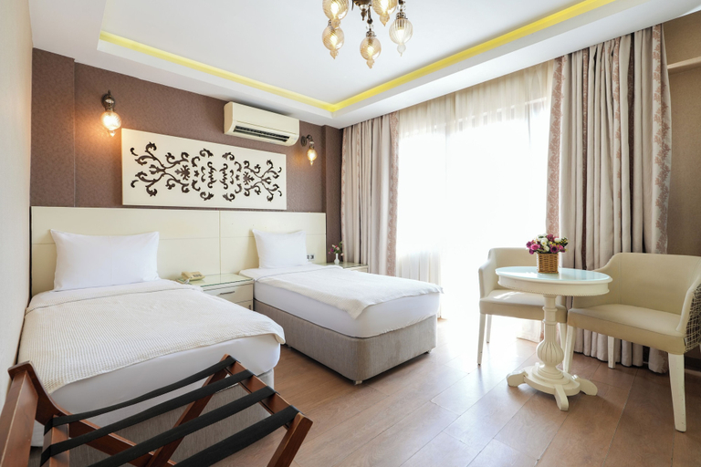Bedroom 4, Rooms Inn Taxim, Beyoğlu