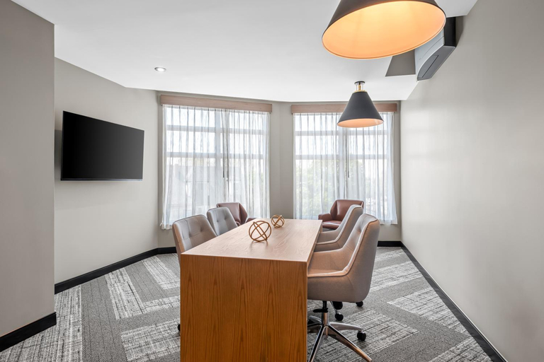 Business center 2, Beacon Suites Hotel, Middlesex