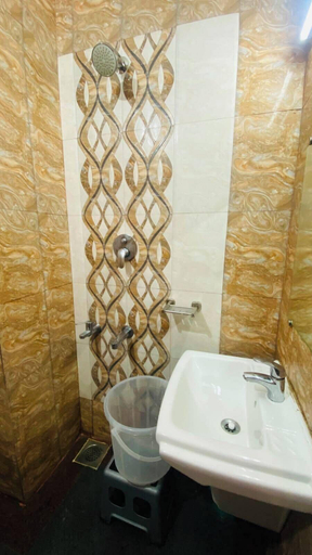 Bathroom 4, Hotel Al Wesal International, Kodagu