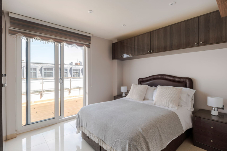 Room 5, The Eyre Suite Penthouse - Farringdon - by Frankie, London