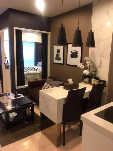 Dining room, Short Term or Long Term at BTS Wongwianyai, Khlong San