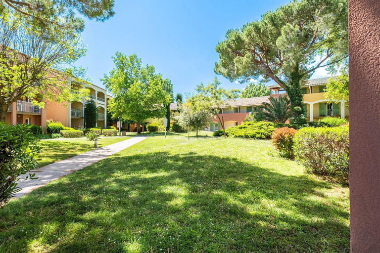 Garden 2, Riverside Stay Near Cannes, Alpes-Maritimes