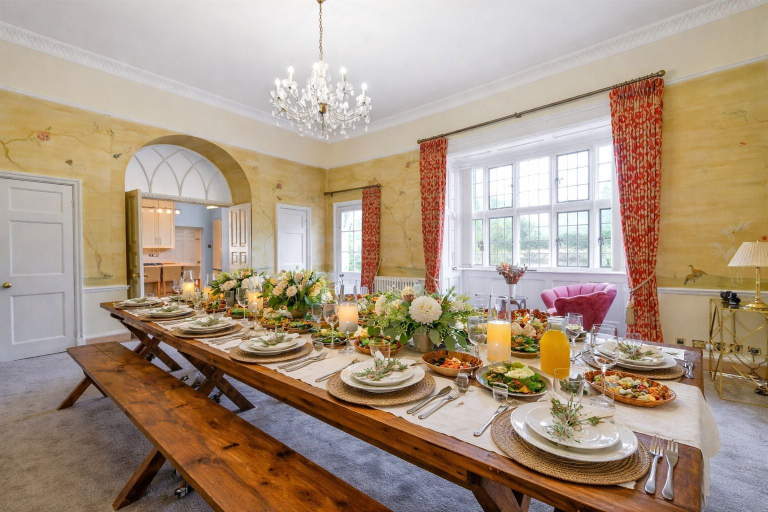 Dining 5, Elegy House, Buckinghamshire