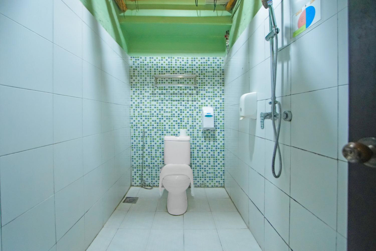 Bathroom, Townhouse Near Tanjung Batu Formerly 900 Inn, Bintulu