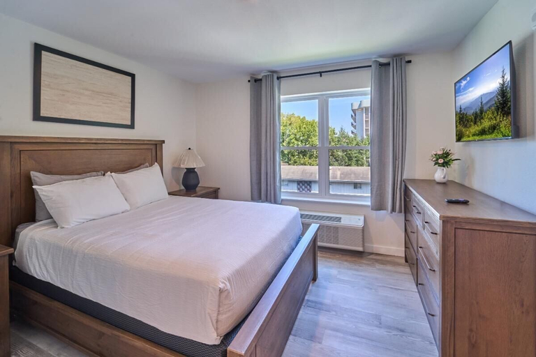 Room, The Ruby 303, Sevier