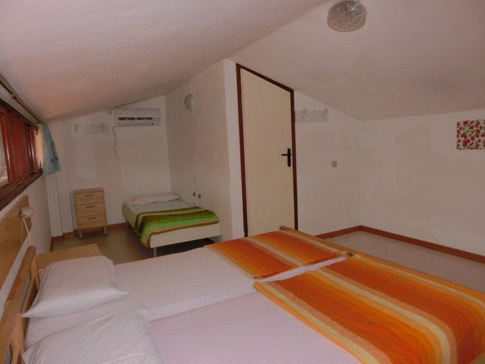 Room 5, Beautiful Flat 250m From the Beach for 8 Guests, Venezia