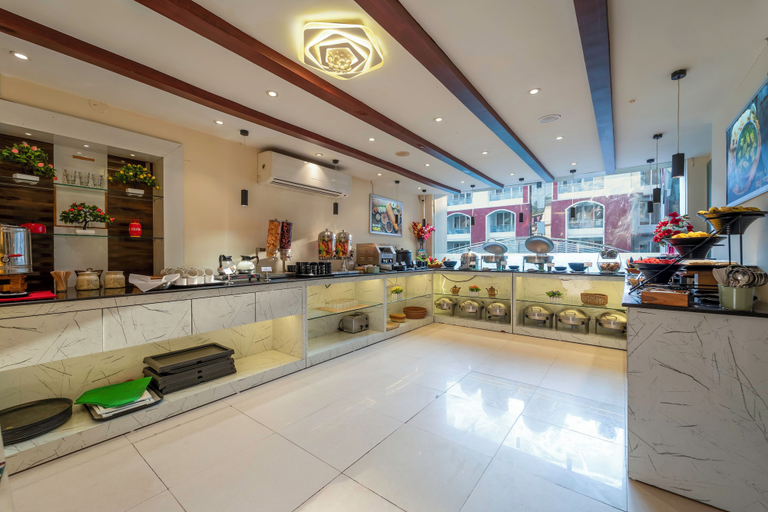 Food & Drinks 5, Shanti Solitaire Arpora, North Goa