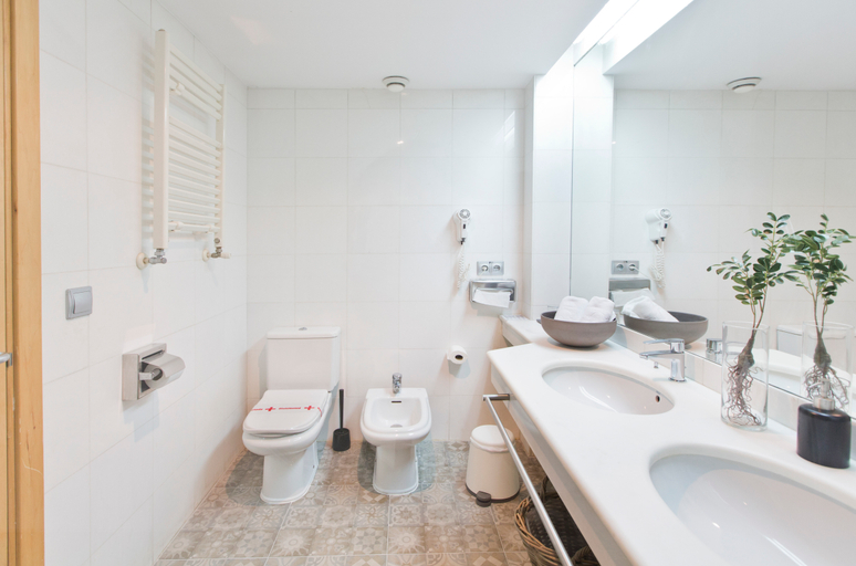 Bathroom 4, YOU & CO. J. Botánico Boutique Hotel, Valencia