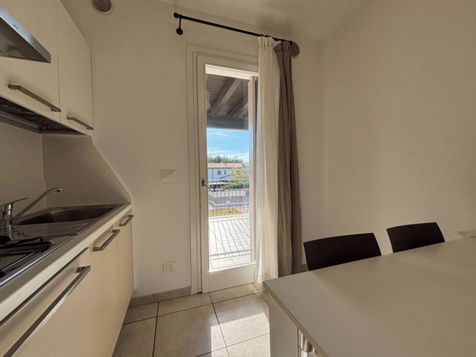 Private kitchen, Recently Built Flat With Pool and Balcony, Venezia