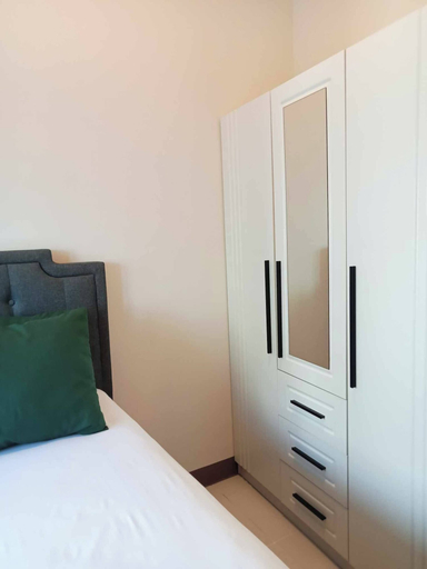 Room 5, J5 Bayview Elegant Retreat With Stunning Views, Pasay City