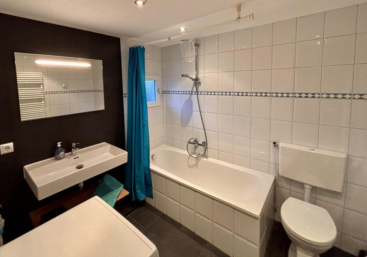 Bathroom, Family Stay - Near Beach, Sluis