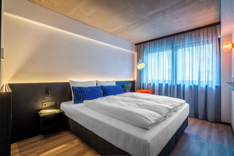Bedroom 4, Savoy Hotel Frankfurt, Frankfurt am Main
