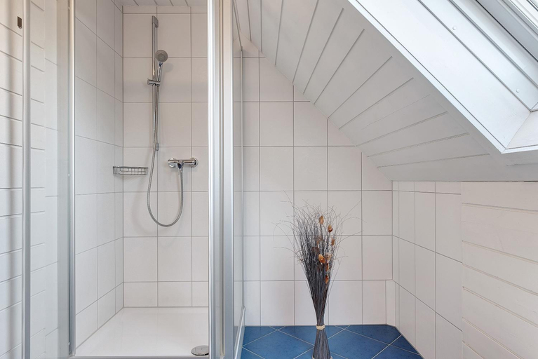 Bathroom 3, Vogtadeshof, Ortenaukreis