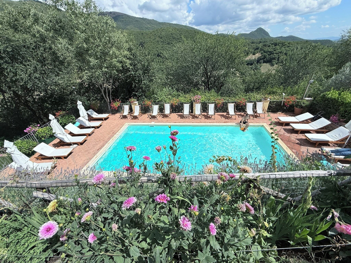 Pool 3, Luxurious Umbrian Retreat for 10 With Private Terrace and Pool, Perugia