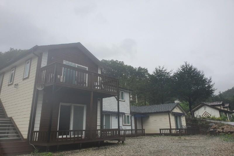 Exterior & Views 5, Jecheon Byeoldongjari Pension, Jecheon