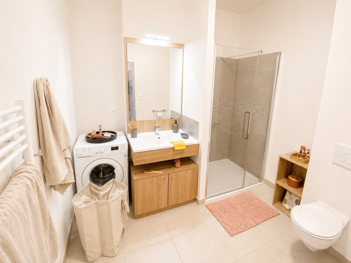 Bathroom 4, Zenao Appart'hôtels Limoges, Haute-Vienne
