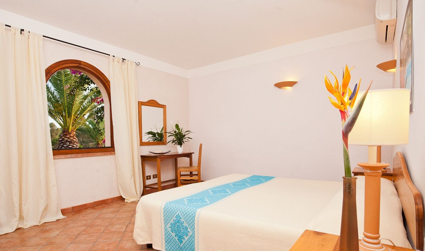 Others 4, Classical Residence Baia Delle Palme 2 Bedroom Sleeps 6 Trillo 6, Cagliari