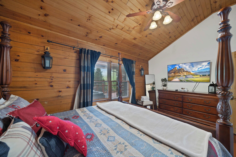 Interior 4, Little Heaven - one Level! hot Tub, Multi Games, Pets Allowed, Sugar Mountain, Avery