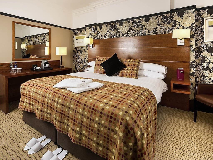 Bedroom 3, Mercure Perth Hotel, Perthshire and Kinross