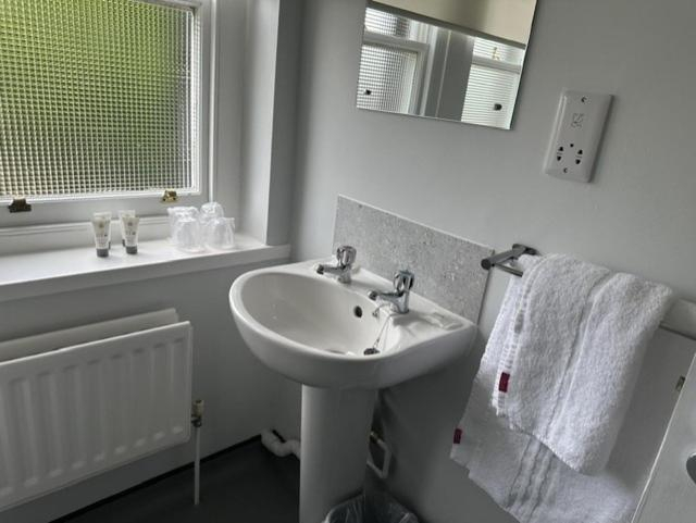 Bathroom 4, Hinsley Hall, Leeds