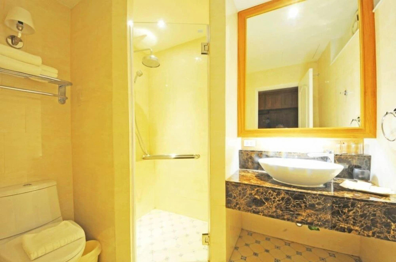 Bathroom 4, Doi Tung Lodge, Mae Fa Luang