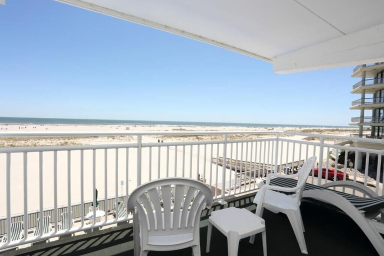 Property grounds, Commander By The Sea, Cape May