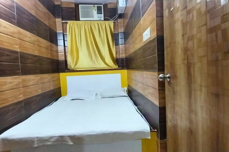 Room 4, Baba Hotel and Guest House, Gorakhpur