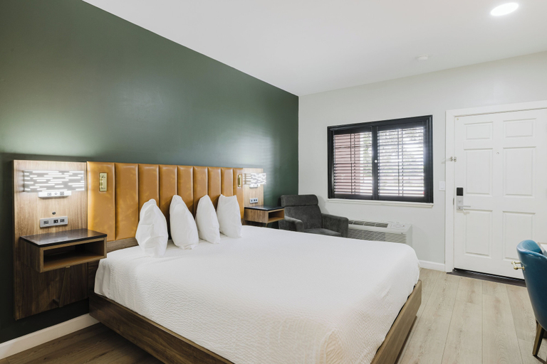 Bedroom 3, SureStay by Best Western Morgan Hill, Santa Clara