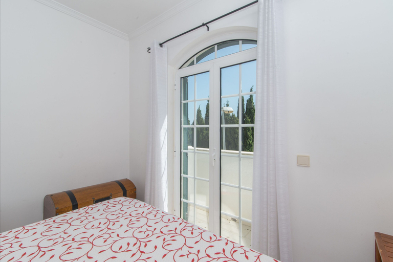 Room 2, Cabanas T1 Apartment With Balcony & BBQ 8min Walk to Beachfront, Alcoutim