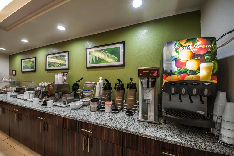 Food & Drinks 5, Sleep Inn & Suites Central/I-44, Tulsa