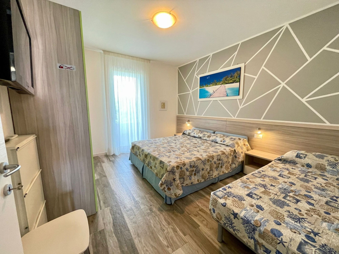Room 2, Vibrant Stay With Shared Outdoor Pool, Venezia