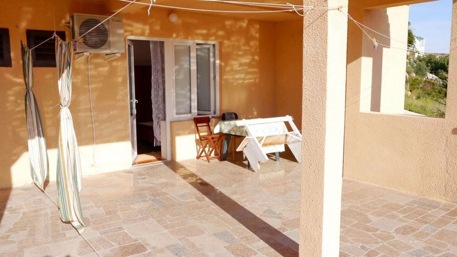 Others 2, Cozy 1 Bedroom Apartment With sea View, Novalja