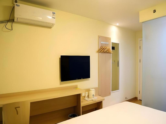 Bedroom 4, 7 Days Inn Datong Railway Station, Datong