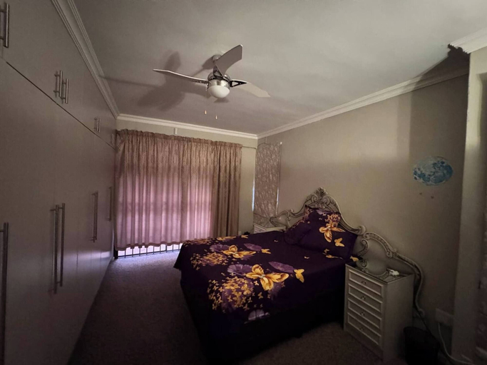 Room 4, Healboy's Self - Catering Accommodation, Cape Winelands
