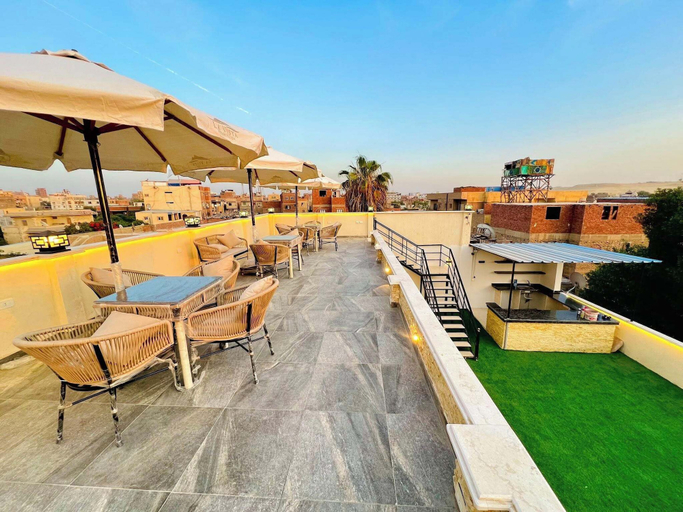 Outdoor dining 4, Lavista Pyramid View, Al-Ahram