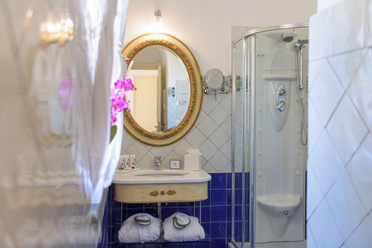 Bathroom 5, Hotel L'Ancora, Salerno