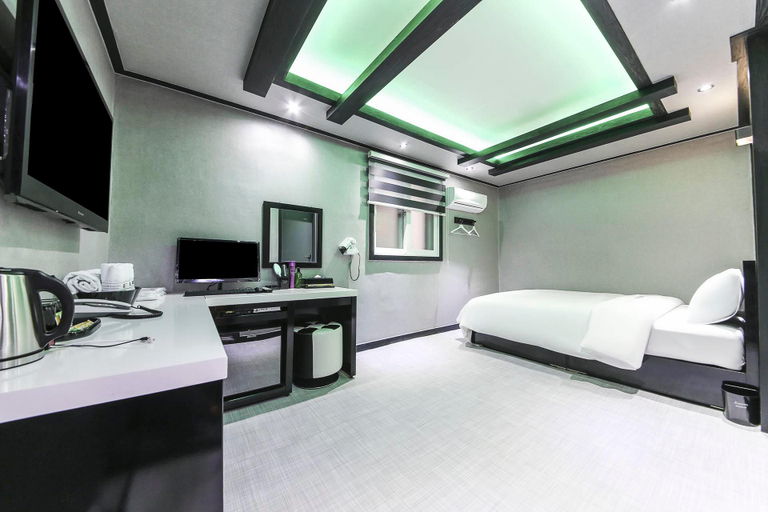 Bedroom 4, Geumjeong ZOOM, Anyang