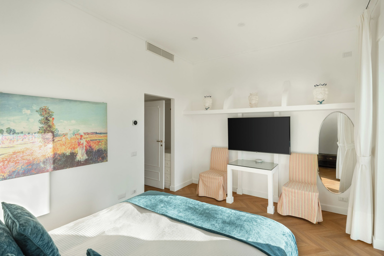 Room 5, Villa Titina, Napoli