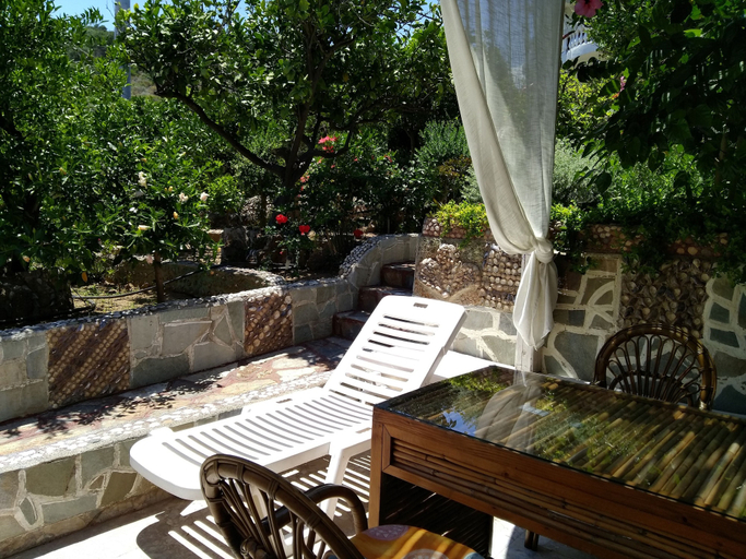 Others 5, Spaceful Apartment With Veranda 'n Garden, Crete