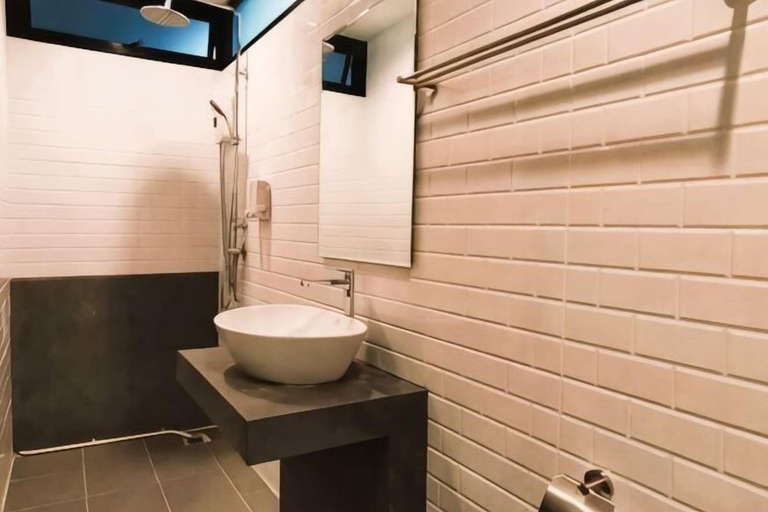 Bathroom 4, Modern Budget Hotel, Hat Yai