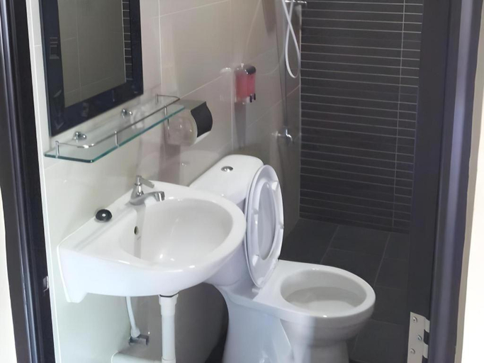 Bathroom, Admiral Hotel, Manjung