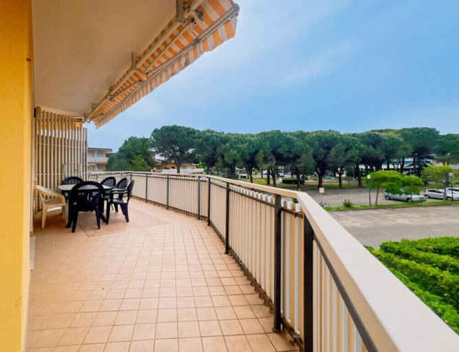 Outdoor dining 3, Modern Apartment With a Spacious Terrace, Venezia