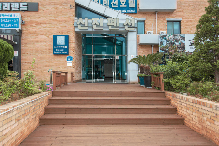 Others 4, Boryeong Sinjin Pension, Boryeong