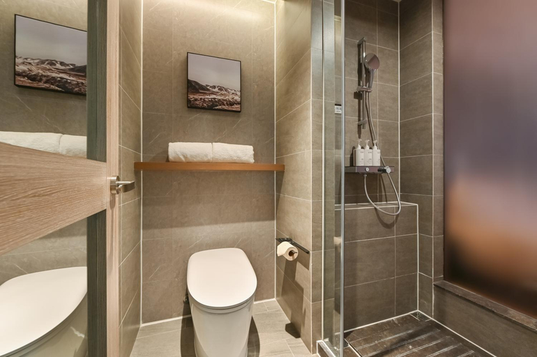 Bathroom 3, Atour Hotel Beijing Yansan Bridge, Beijing