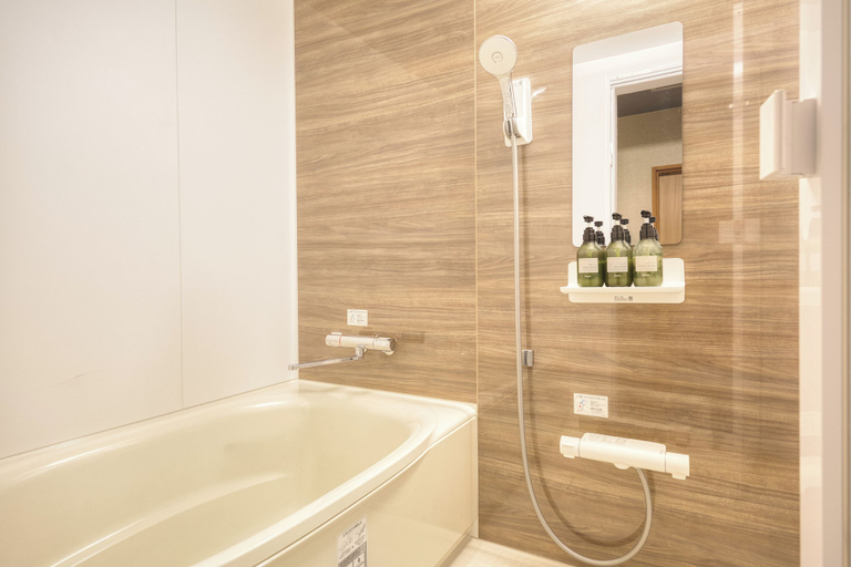 Bathroom 4, Hotel Seiryu, Higashiōsaka