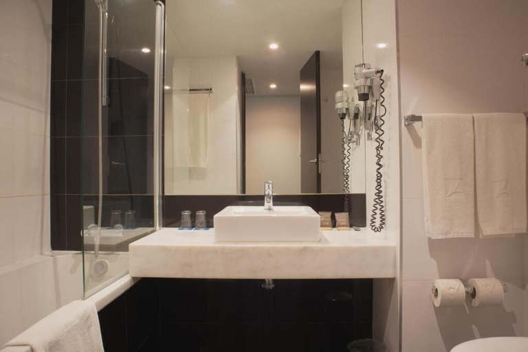 Bathroom 4, SANA Silver Coast Hotel, Caldas da Rainha