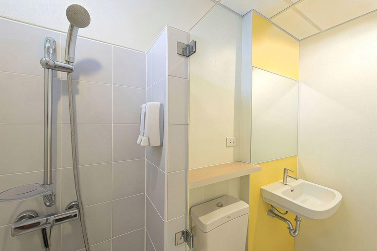 Bathroom 4, HOP INN Lampang City Center, Muang Lampang