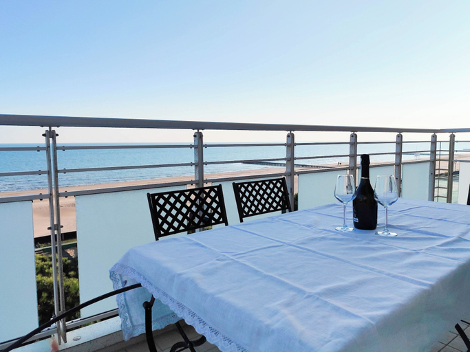 Outdoor dining 2, Spacious Flat With Balcony by the sea, Venezia